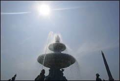 Sun shines over The Concorde Obelisque in Paris July 2006. Scientists on Wednesday said that the rise in global temperatures that has been detected over the past two decades cannot be blamed on the Sun a theory espoused by climate-change sceptics.