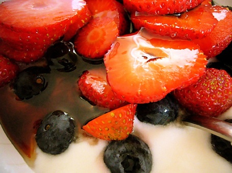 berries-and-yogurt