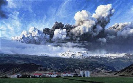 Icelandic Volcano Eruption Intensifies