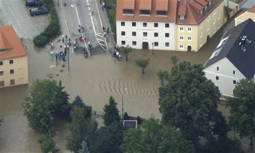 Flash Floods Inundate Central Europe Photo: Fabrizio Bensch