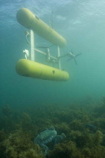 The AUV underwater. Photo credit: Australian Centre for Field Robotics, University of Sydn...