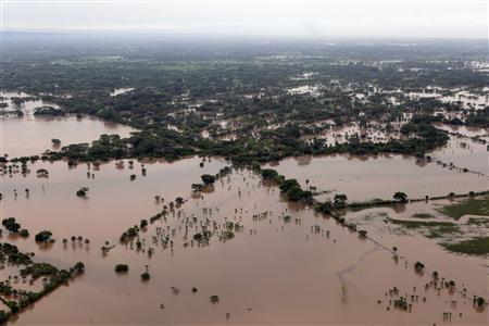 Rescuers Dig After Central America Storm Kills 113 Photo: Casa 