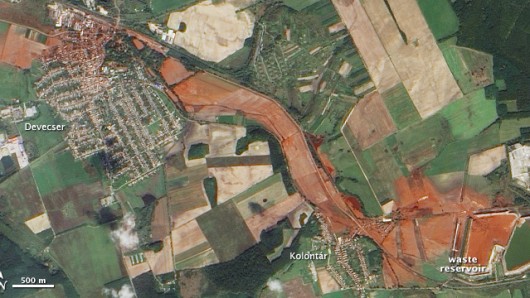 The bauxite residue container pond spill near Kolontar, Hungary