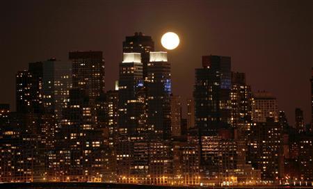 Super-Moon To Rise On Saturday Photo: Reuters/Gary Hershorn