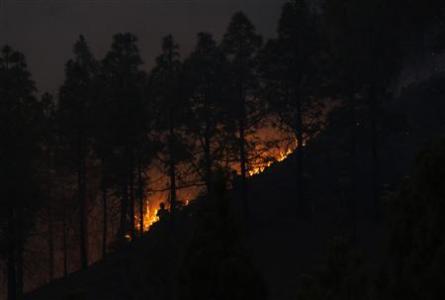 Thousands evacuated in Spain forest fires Photo: Santiago Ferrero