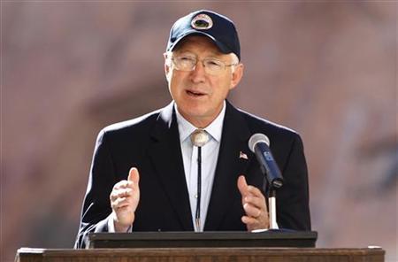 U.S. unveils plan to manage huge Alaskan oil reserve Photo: Bob Strong