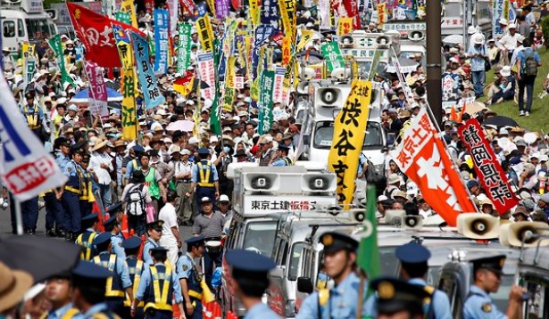 17toyko-articleLarge Tokyo anti-nuclear protests