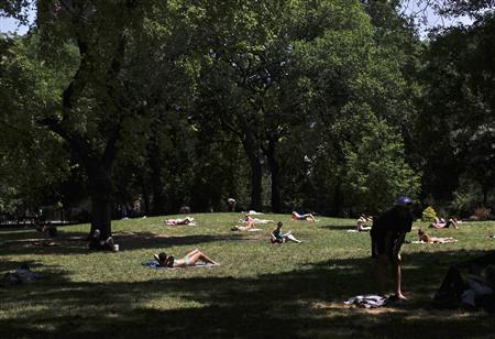 Continental US breaks heat record in first half of 2012 Photo: Shannon Stapleton