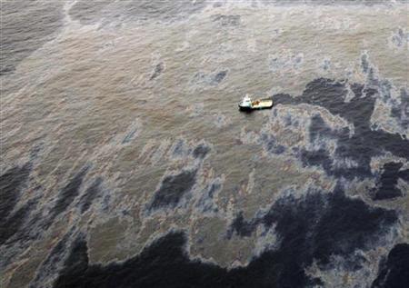 Pressure builds for better oil spill clean-up technology Photo: Rogerio Santana