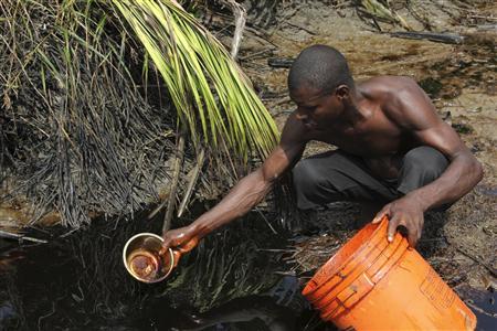 Nigeria Exxon spill spreads for miles along coast Photo: Tife Owolabi