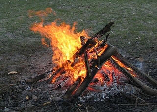 Backpackers have a decision to make: Burn packaging waste or not.