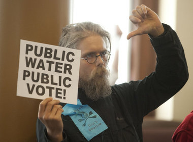 Portland city council votes to add fluoride to its water amidst protestors