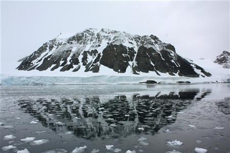 Drilling to lakes under Antarctic may give clues to sea rise Photo: Alister Doyle