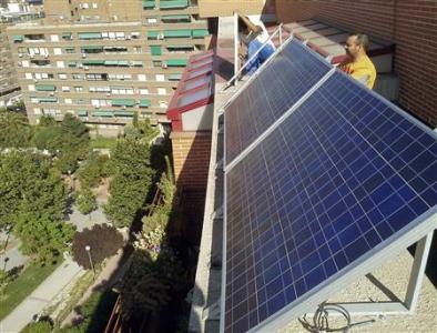 Spaniards rebel against solar panel levy Photo: Inaki Alonso