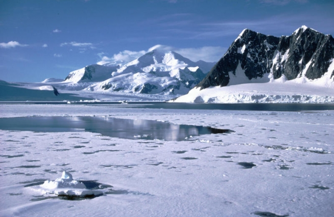 Warm Ocean Responsible for Melting the Undersides of Antarctic Ice Shelves