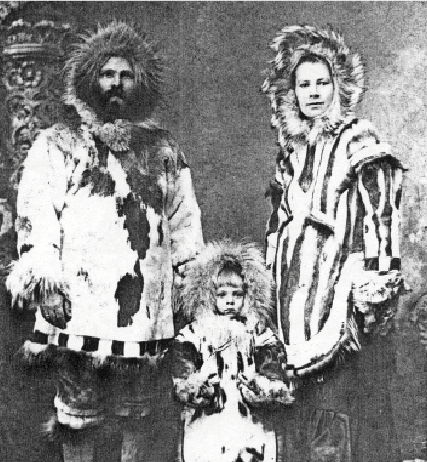 Tollef Brevig and his family (Courtesy Vesterheim Norwegian-American Museum)