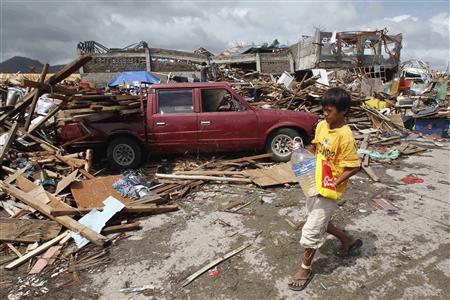 Philippines storm kills estimated 10,000, destruction hampers rescue efforts Photo: Romeo Ranoco