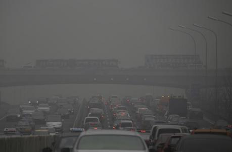 New car engines emit more harmful particles than predecessors: study Photo: Jason Lee