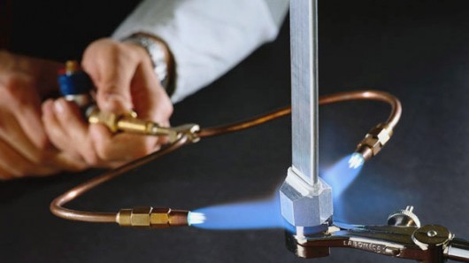 SafeFlame technology converts water into hydrogen and oxygen gas 