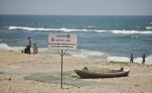 Sewage at the beaches, piles of garbage mar Gaza's summer Photo: Mohammed Salem