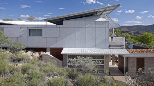 Dunn and Hillam architects has won been honored by the AIA for its Desert House project
