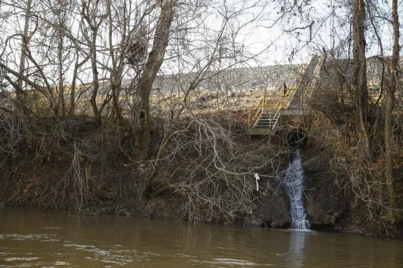 After North Carolina spill, coal ash ponds face extinction Photo: Chris Keane