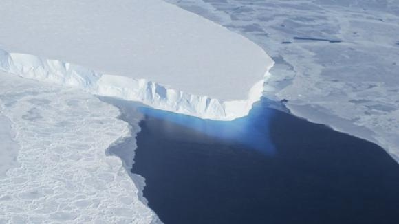 West Antarctic glaciers in 'irreversible' thaw, raising seas: study Photo: NASA