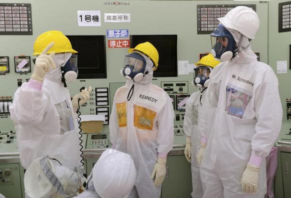 Kennedy vows U.S. help to Japan for Fukushima nuclear clean-up Photo: Toru Yamanaka/Pool