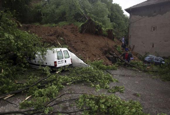 Five dead as worst floods in 120 years hit Serbia, Bosnia Photo: Dado Ruvic
