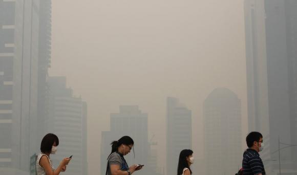 Singapore braces for worst 'haze' as Indonesia fails to halt slash-and-burn clearances Photo: Edgar Su