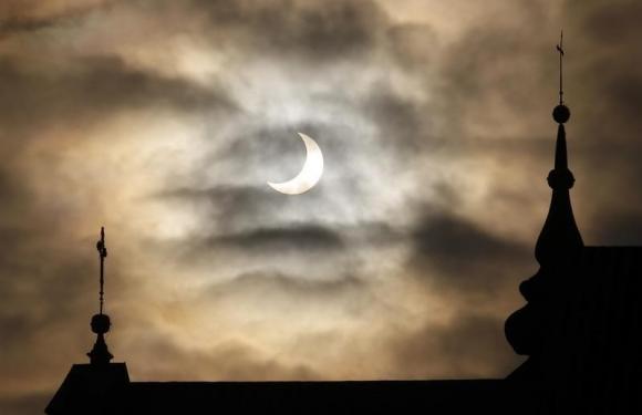 Solar eclipse in March to challenge European power grids Photo: Peter Andrews