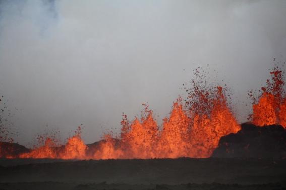 Iceland cuts aviation alert to orange, no ash from new eruption Photo: Armann Hoskuldsson