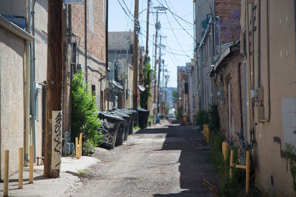 Gallup, New Mexico Alley (Nick Estes)