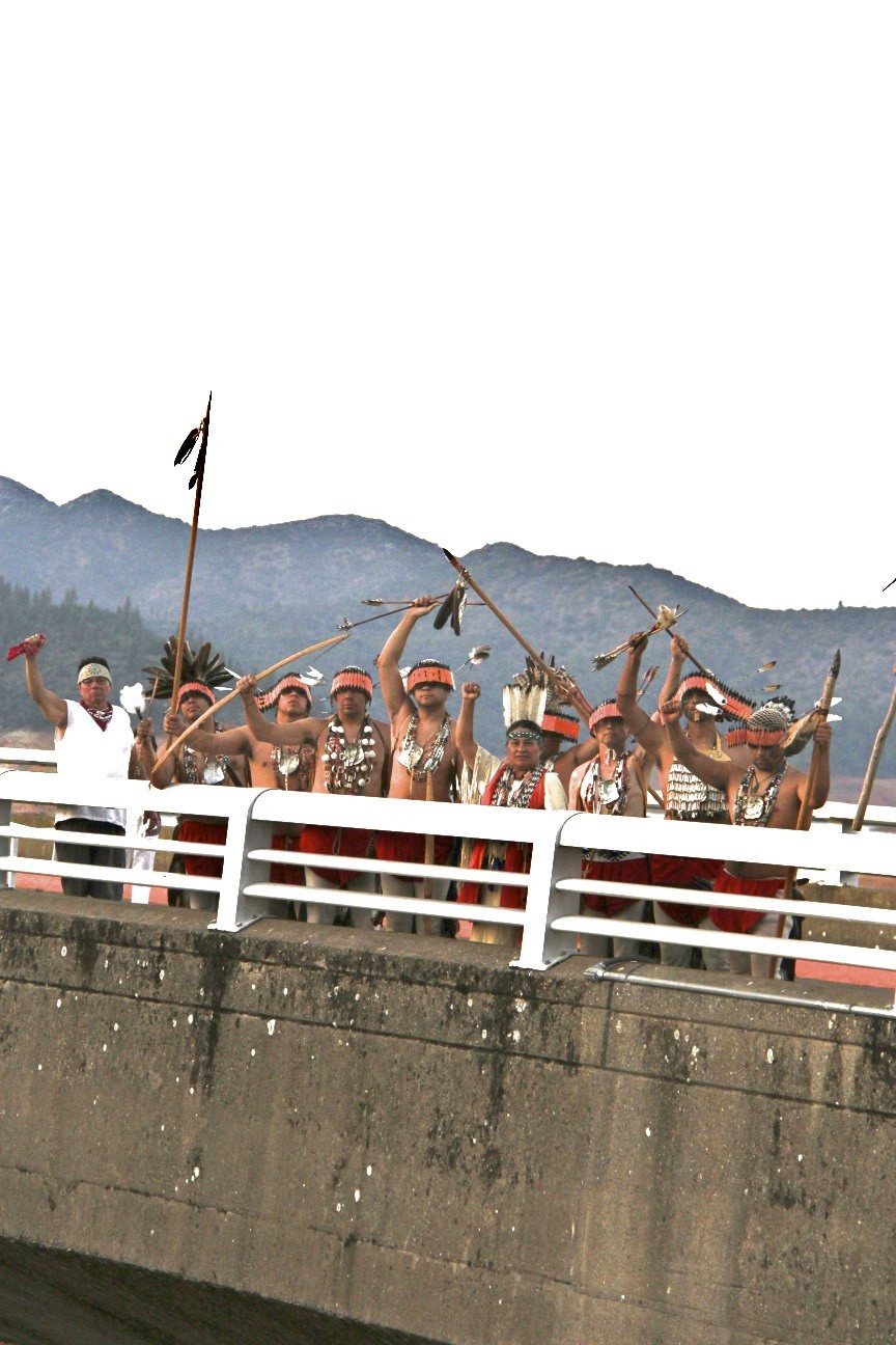 Winnemem Wintu Chief and Spiritual Leader Caleen Sisk and the tribes War Dancers express their resistance on September 14, 2014, to the federal governments proposal to raise Shasta Dam by 18.5 feet. (Marc Dadigan)