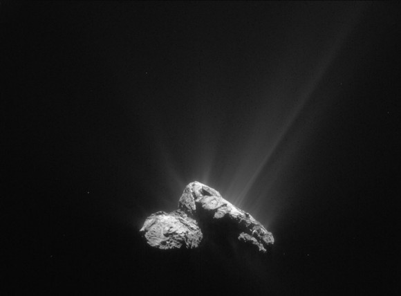 That’s mostly water jetting off the nucleus of comet 67P/Churyumov-Gerasimenko on 30 July 2015 as the comet drew closer to the sun. Image credit: ESA/Rosetta/NAVCAM