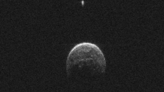 Asteroid 2004 BL86 and its moon (Image: NASA)