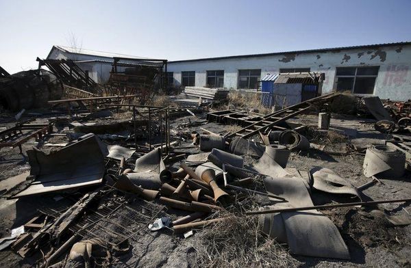 Blue skies over Beijing? Decaying suburbs bear cost as China cuts pollutionPhoto: JASON LEE