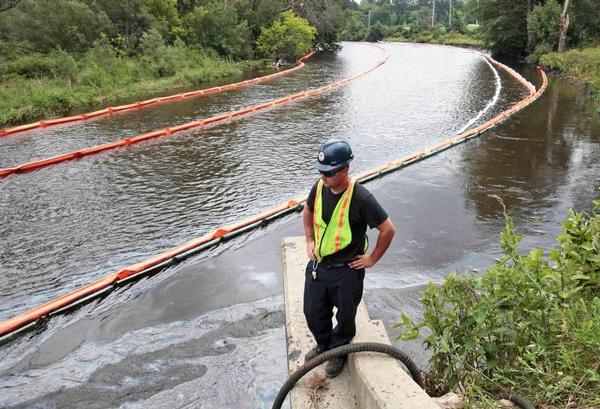 U.S., Enbridge reach $177 million pipeline spill settlementPhoto: Rebecca Cook/File Photo