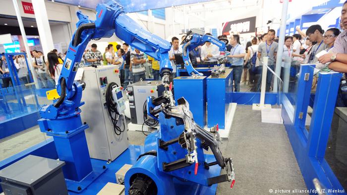 China International Equipment Manufacturing Exposition (picture alliance/dpa/Z. Wenkui)