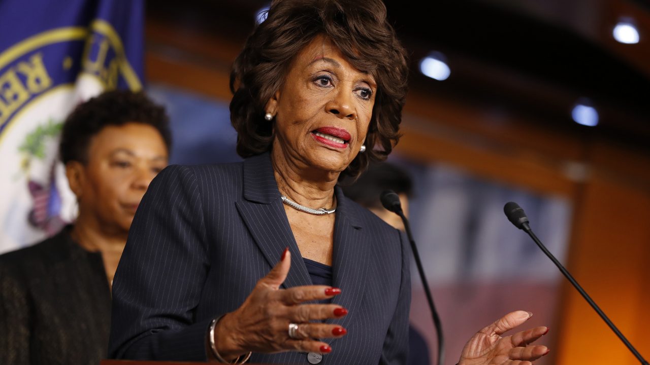 Maxine Waters says Trumps cabinet is full of scumbags