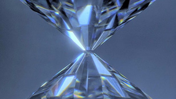 Diamonds used to squeeze a sample to ultrahigh pressures corresponding to those of the Earth's core