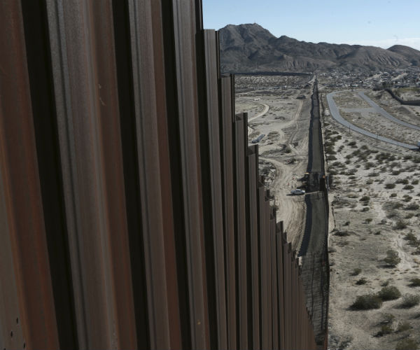 Image: Trump Wants to Build 30-Foot-High Wall at Mexican Border