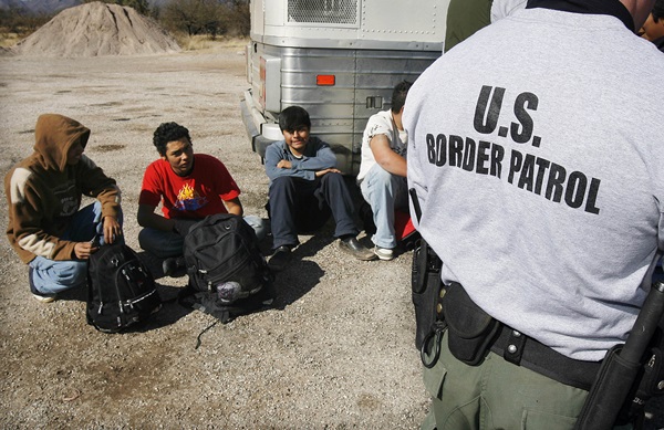 Image: Border Agency Anticipates Years to Hit Trump's Hiring Goal